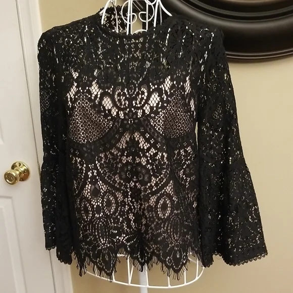 Women's Cupcakes and Cashmere black lace top NWT - Picture 3 of 11